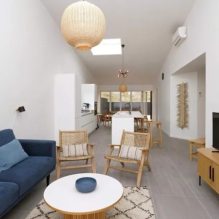 7 Person In Gilleleje-by Traum